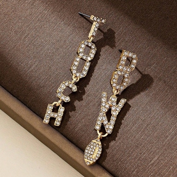 Jewelry - NWT Elegant “Touch Down” Drop Pierced Earrings